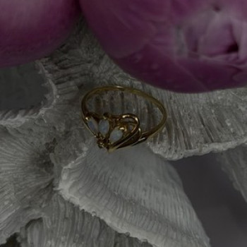 Elegant 14K Yellow Gold Opal & Diamond Heart Motif Ring Size 8.5