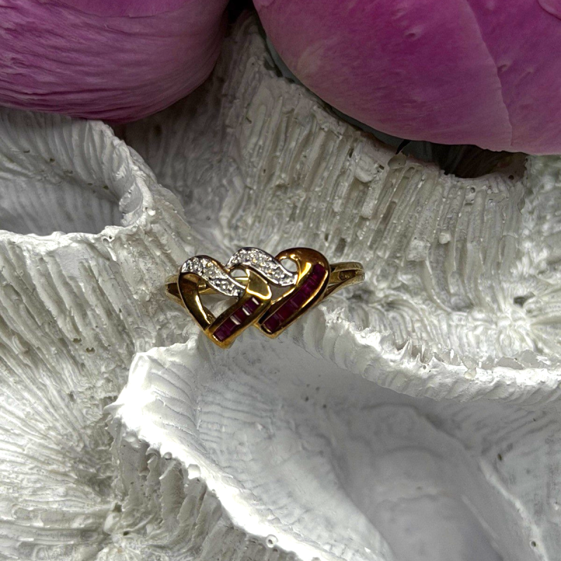 10K Yellow Gold Ruby Diamond Hearts Ring Size 7