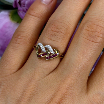 10K Yellow Gold Ruby Diamond Hearts Ring Size 7