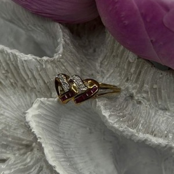 10K Yellow Gold Ruby Diamond Hearts Ring Size 7