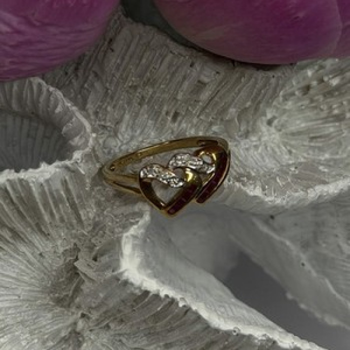 10K Yellow Gold Ruby Diamond Hearts Ring Size 7