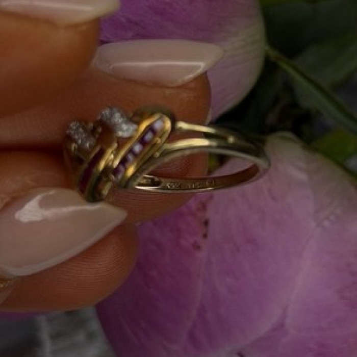10K Yellow Gold Ruby Diamond Hearts Ring Size 7