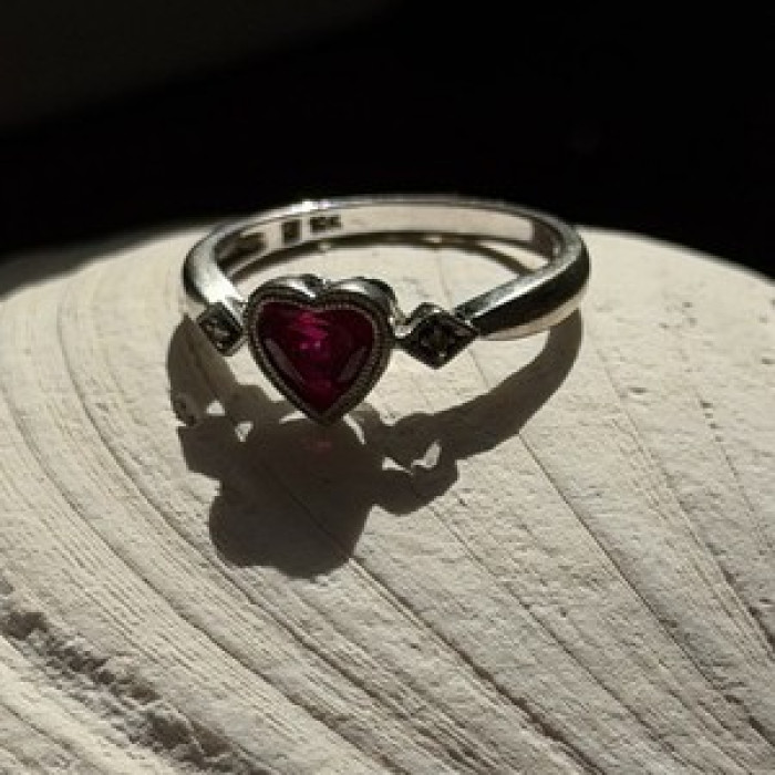 Romantic 10K White Gold Ruby & Diamonds Heart Ring Size 6.5