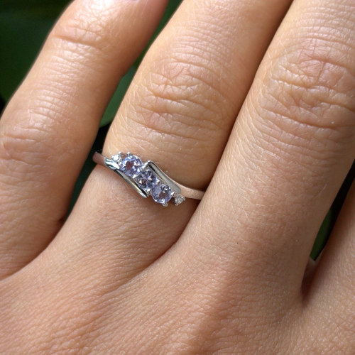 10K White Gold Lavender Sapphire & Diamond Ring Size 6.5