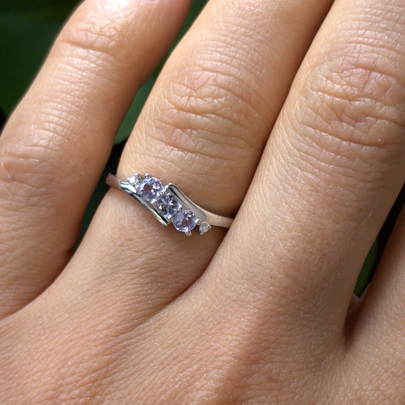 10K White Gold Lavender Sapphire & Diamond Ring Size 6.5