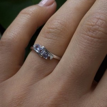 10K White Gold Lavender Sapphire & Diamond Ring Size 6.5