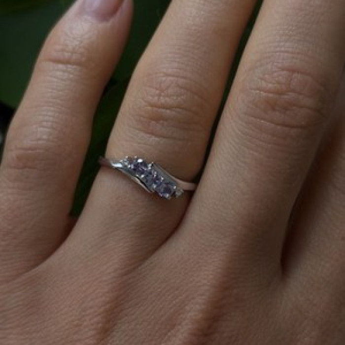 10K White Gold Lavender Sapphire & Diamond Ring Size 6.5
