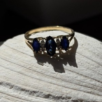 10K Yellow Gold Marquise Blue Sapphire & Diamond Ring Size 8.5