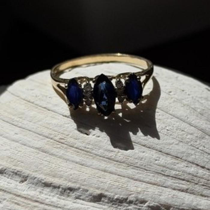 10K Yellow Gold Marquise Blue Sapphire & Diamond Ring Size 8.5