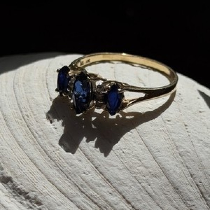 10K Yellow Gold Marquise Blue Sapphire & Diamond Ring Size 8.5