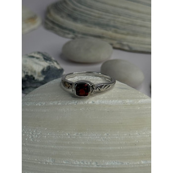925 Sterling Silver Garnet Ring Size 8.5