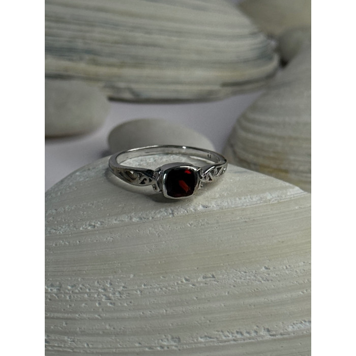 925 Sterling Silver Garnet Ring Size 8.5