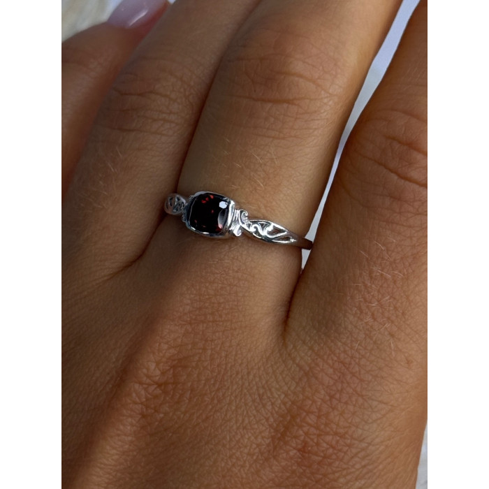 925 Sterling Silver Garnet Ring Size 8.5