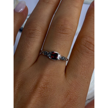 925 Sterling Silver Garnet Ring Size 8.5