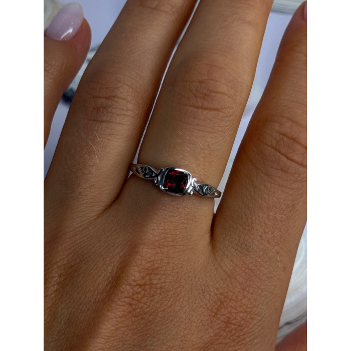 925 Sterling Silver Garnet Ring Size 8.5