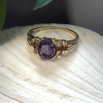 10K Yellow Gold Purple Amethyst & Diamond Ring Size 8.5