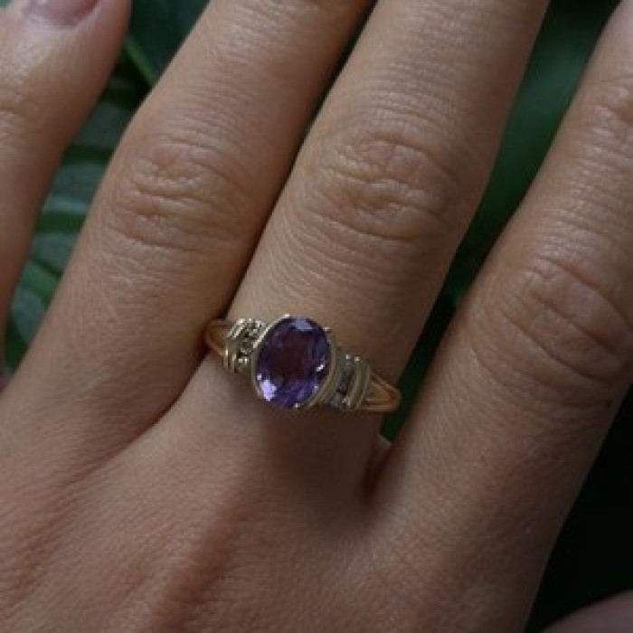10K Yellow Gold Purple Amethyst & Diamond Ring Size 8.5