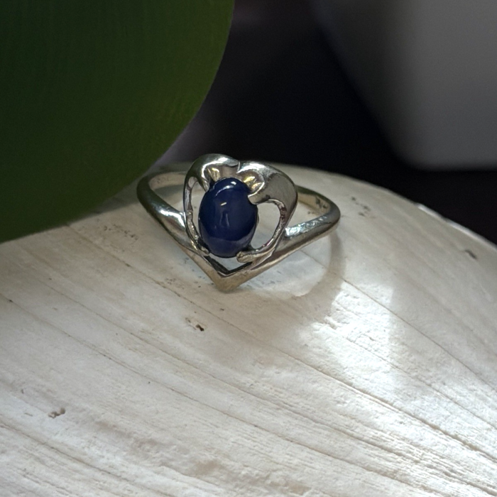 14K White Gold Blue Star Sapphire Heart Ring Size 5.5