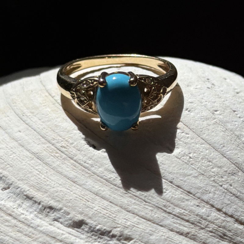 14K Yellow Gold Blue Oval Turquoise & Diamond Ring Size 6
