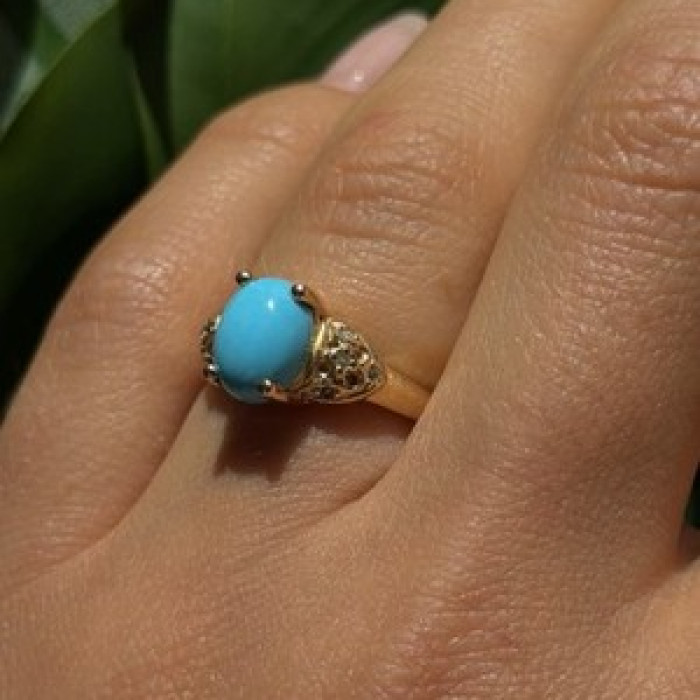 14K Yellow Gold Blue Oval Turquoise & Diamond Ring Size 6
