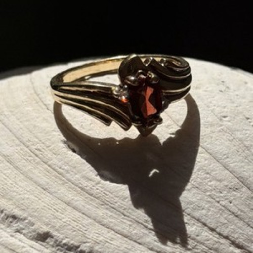 Elegant 10K Yellow Gold Garnet & Diamond Ring Size 6