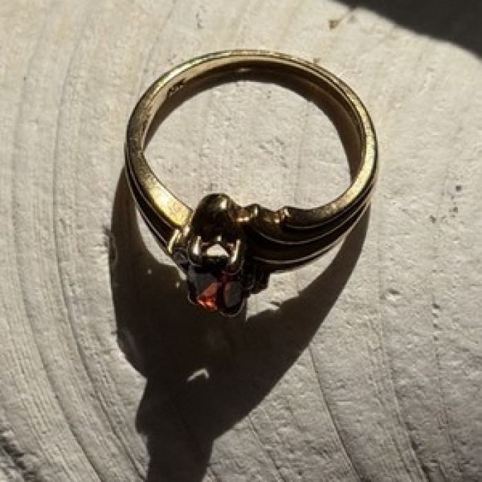 Elegant 10K Yellow Gold Garnet & Diamond Ring Size 6