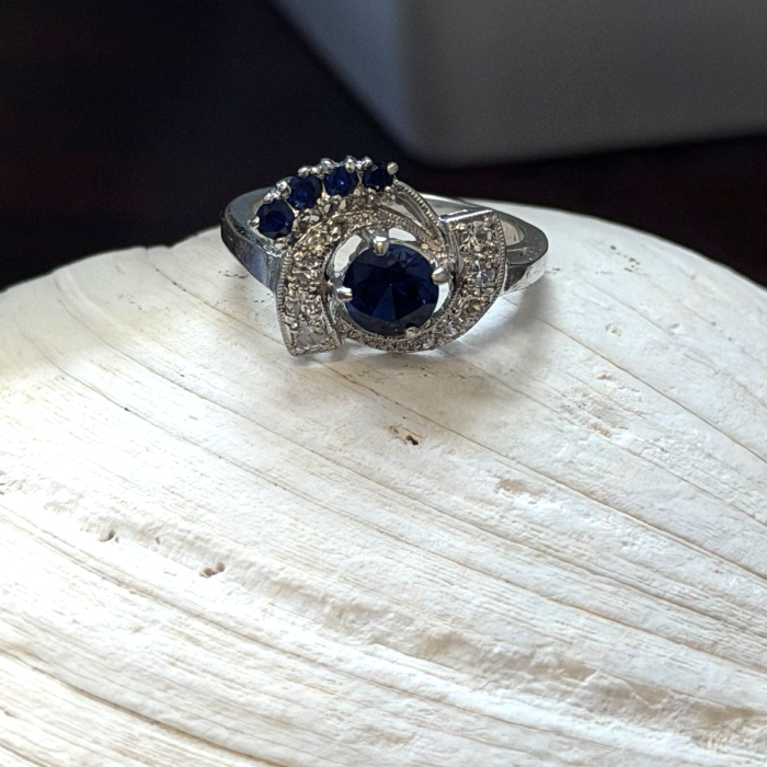 10K White Gold Blue & White Sapphire Cocktail Floral Ring Size 6.5