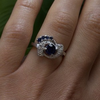 10K White Gold Blue & White Sapphire Cocktail Floral Ring Size 6.5
