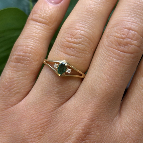 Classic 14K Yellow Gold Ring Emerald & Diamond Size 7
