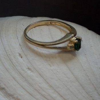 Classic 14K Yellow Gold Ring Emerald & Diamond Size 7