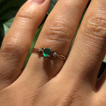Beautiful Shiny 10K Yellow Gold Emerald & Diamond Ring Size 7