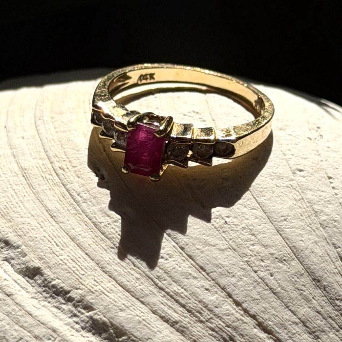 Elegant 14K Yellow Gold Pink Ruby & White Topaz Ring Size 6.5