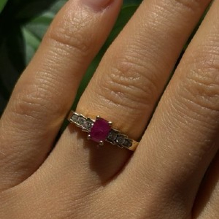 Elegant 14K Yellow Gold Pink Ruby & White Topaz Ring Size 6.5