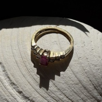 Elegant 14K Yellow Gold Pink Ruby & White Topaz Ring Size 6.5
