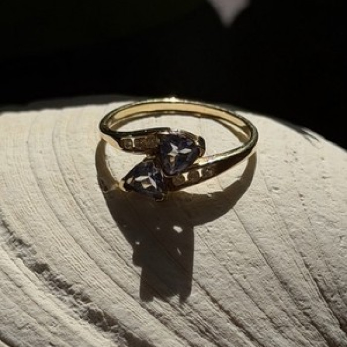 Elegant 14K Yellow Gold Tanzanite & Diamond Ring Size 8.5