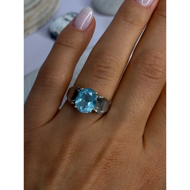 925 Sterling Silver Topaz Ring Size 7