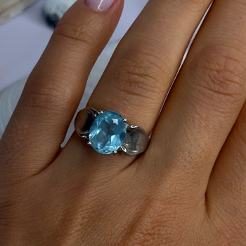 925 Sterling Silver Topaz Ring Size 7