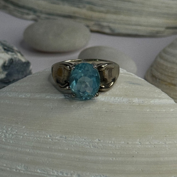 925 Sterling Silver Topaz Ring Size 7