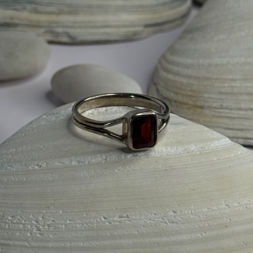 Classy 925 Sterling Silver Garnet Ring Size 8