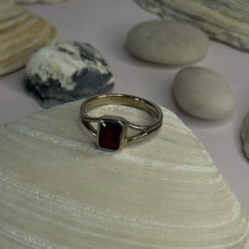 Classy 925 Sterling Silver Garnet Ring Size 8