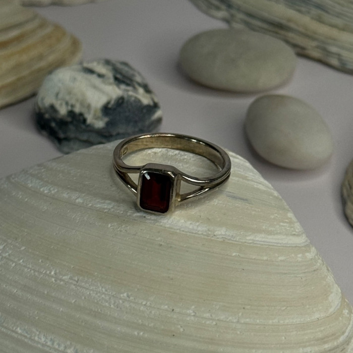 Classy 925 Sterling Silver Garnet Ring Size 8