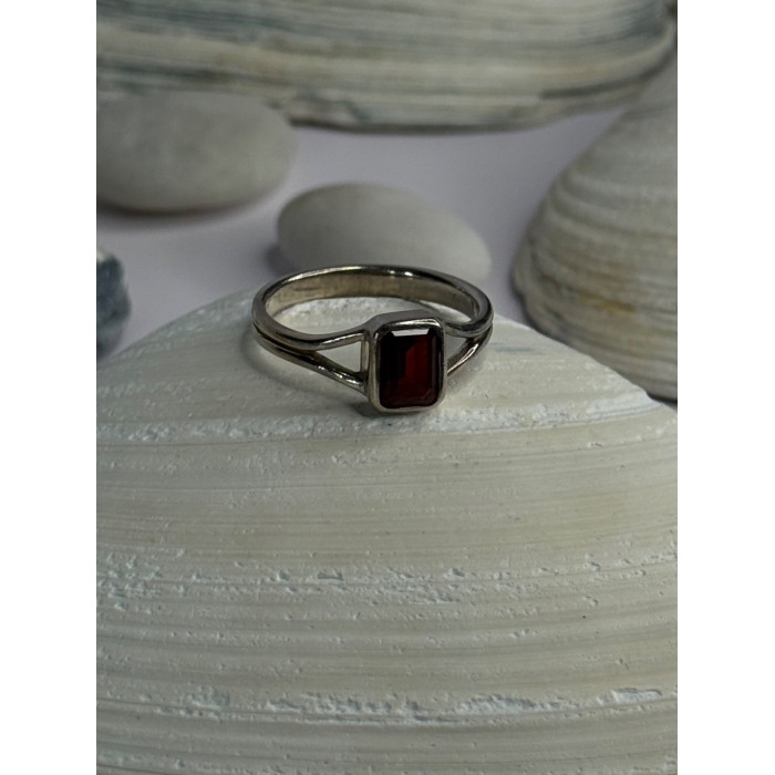 Classy 925 Sterling Silver Garnet Ring Size 8