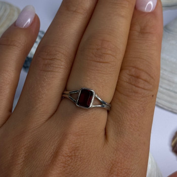 Classy 925 Sterling Silver Garnet Ring Size 8