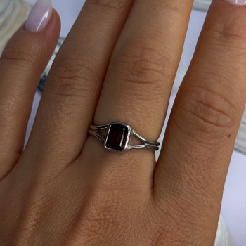 Classy 925 Sterling Silver Garnet Ring Size 8