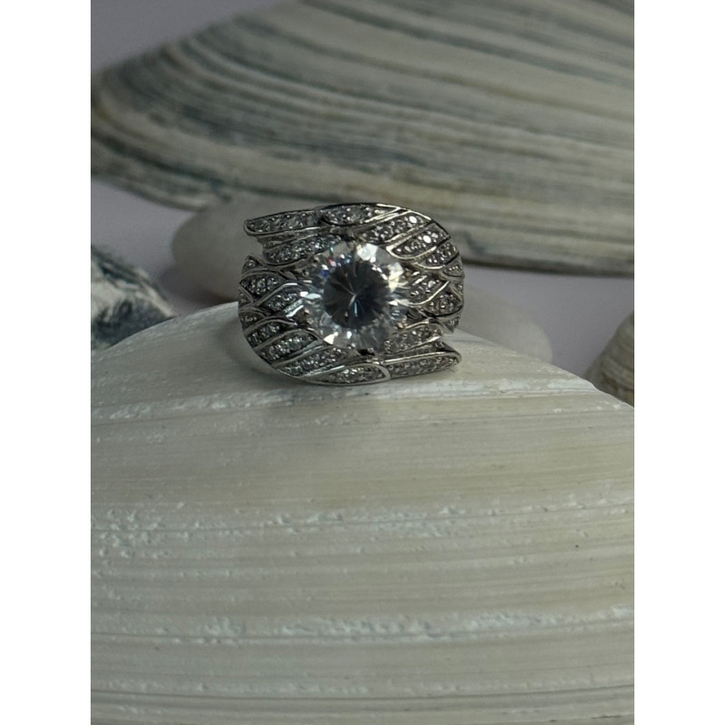 Beautiful Design 925 Sterling Silver Cz Ring Size 5.5