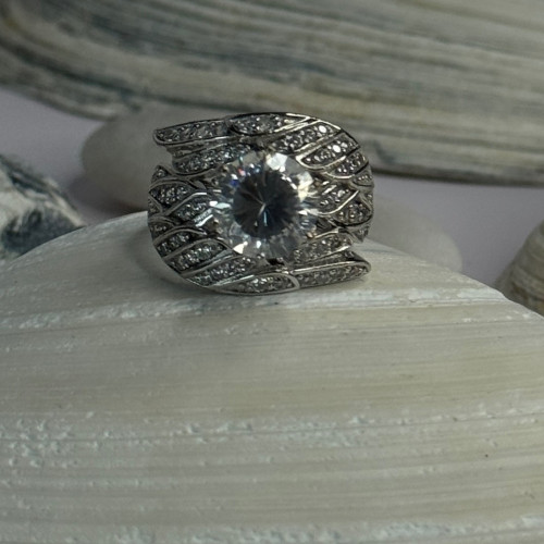 Beautiful Design 925 Sterling Silver Cz Ring Size 5.5