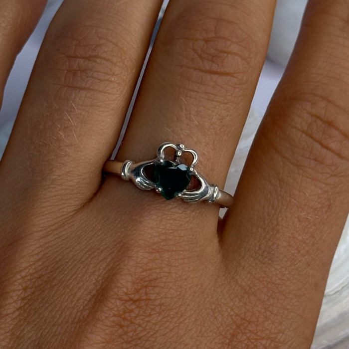 Beautiful Design 925 Sterling Silver Emerald Heart Ring Size 11