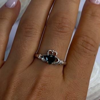 Beautiful Design 925 Sterling Silver Emerald Heart Ring Size 11