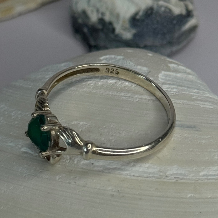 Beautiful Design 925 Sterling Silver Emerald Heart Ring Size 11