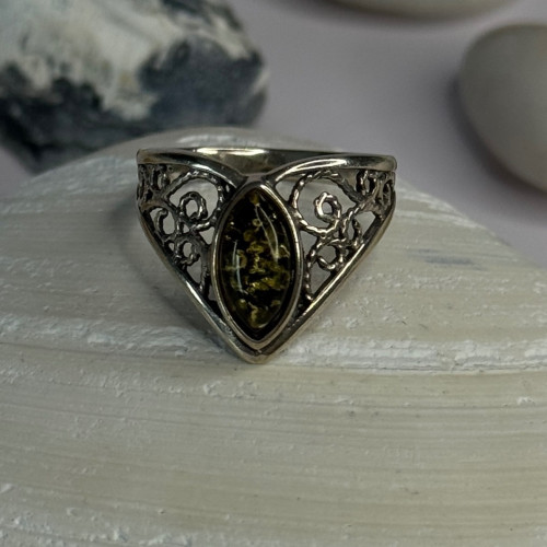 Vintage Classy Design 925 Sterling Silver Amber Ring Size 6